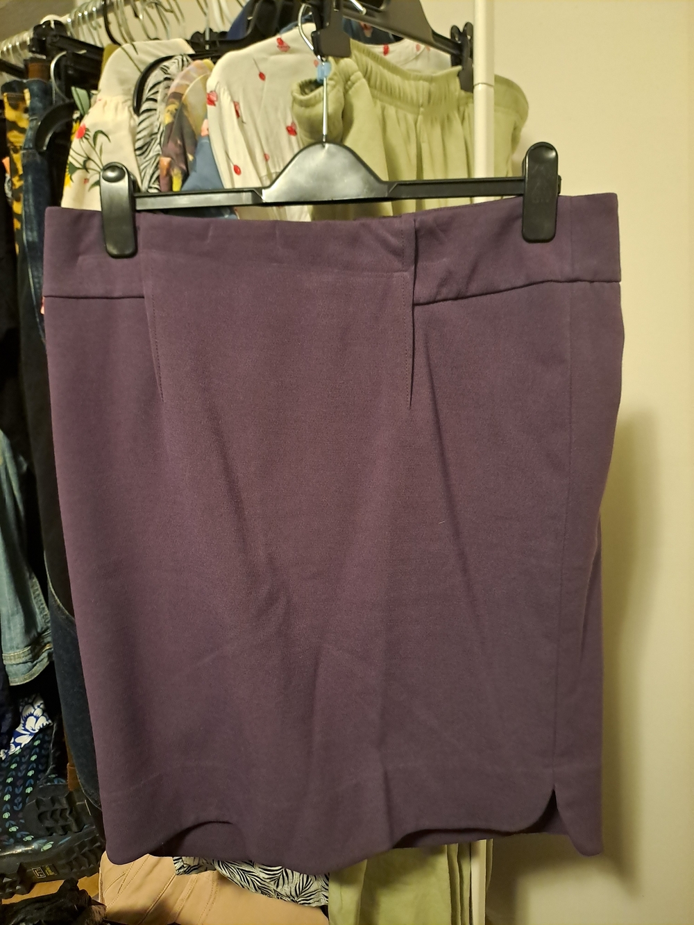 Mexx NWT Women's Deep Purple Scallop-Hem Pencil Skirt - Picture 2 of 3